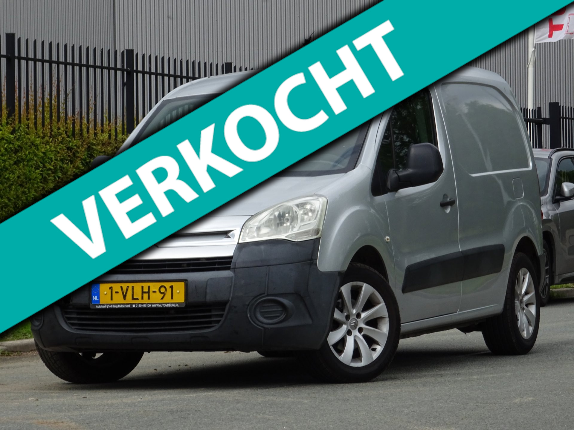 Citroen Berlingo 1.6 HDI 500 Comfort NAP/TREKHAAK/CV/NW APK 2011 - voorkant