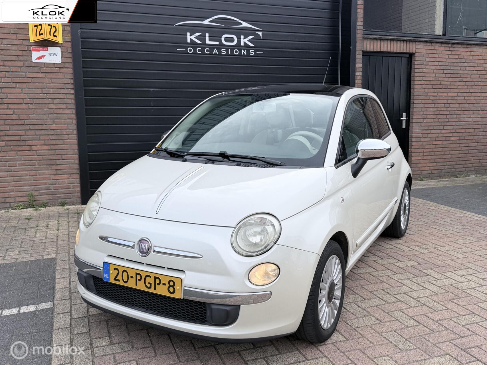Fiat 500 1.2 Lounge Automaat Nap Airco Pano Navigatie 2011 - voorkant