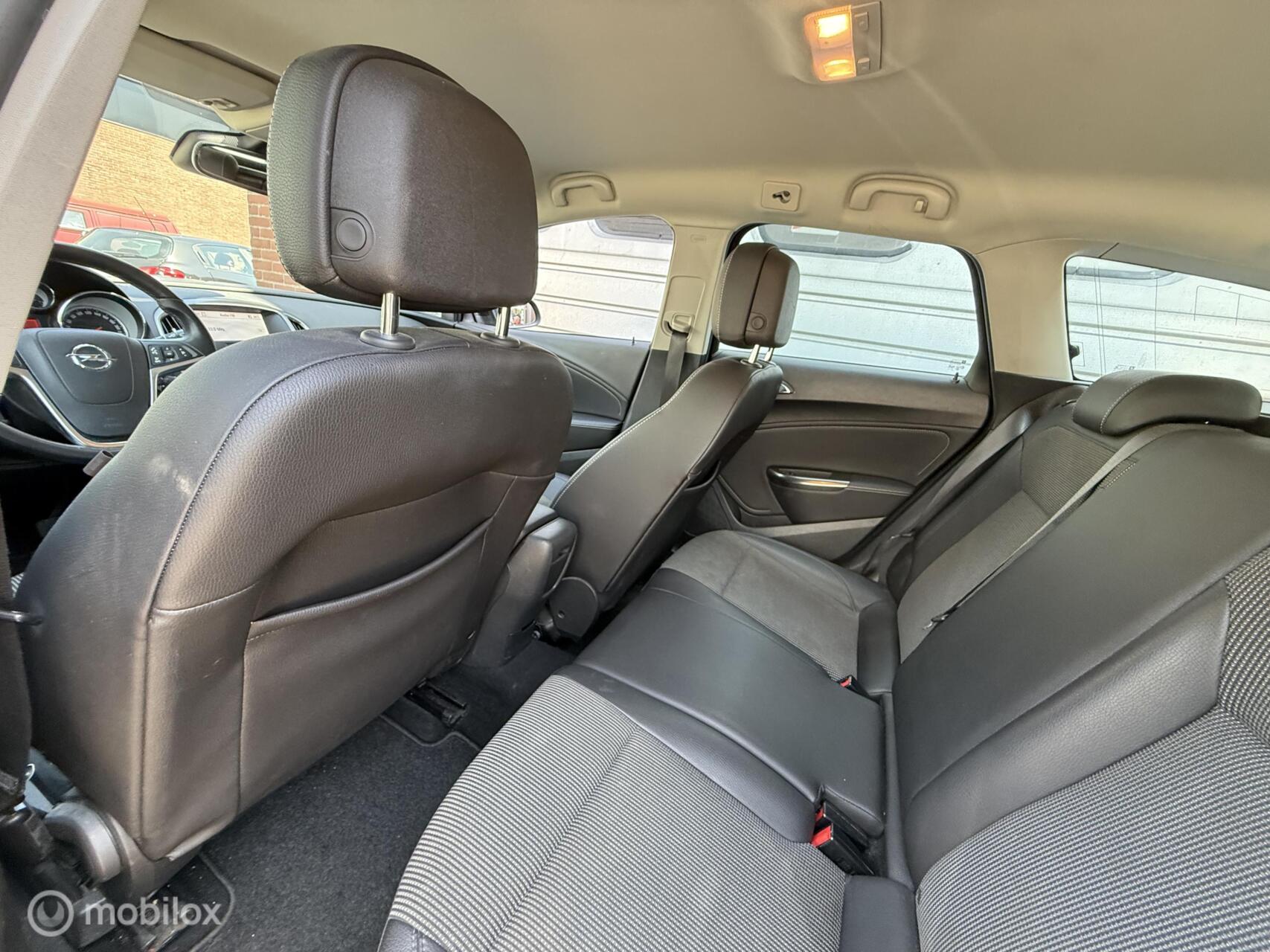 Foto van Opel Astra Sports Tourer