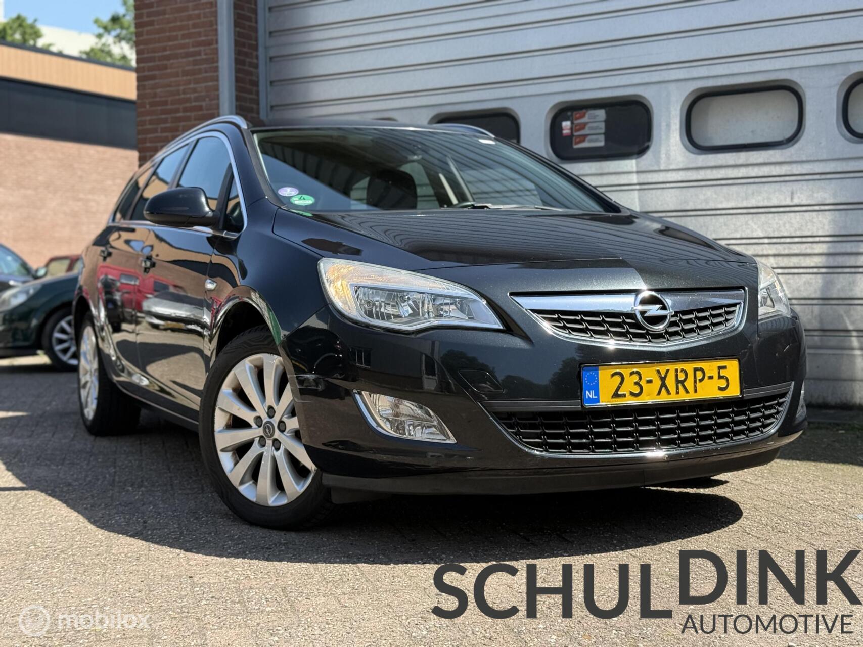 Opel Astra Sports Tourer 1.4 Turbo TREKHAAK|CRUISE CONTROLE 2012 - voorkant