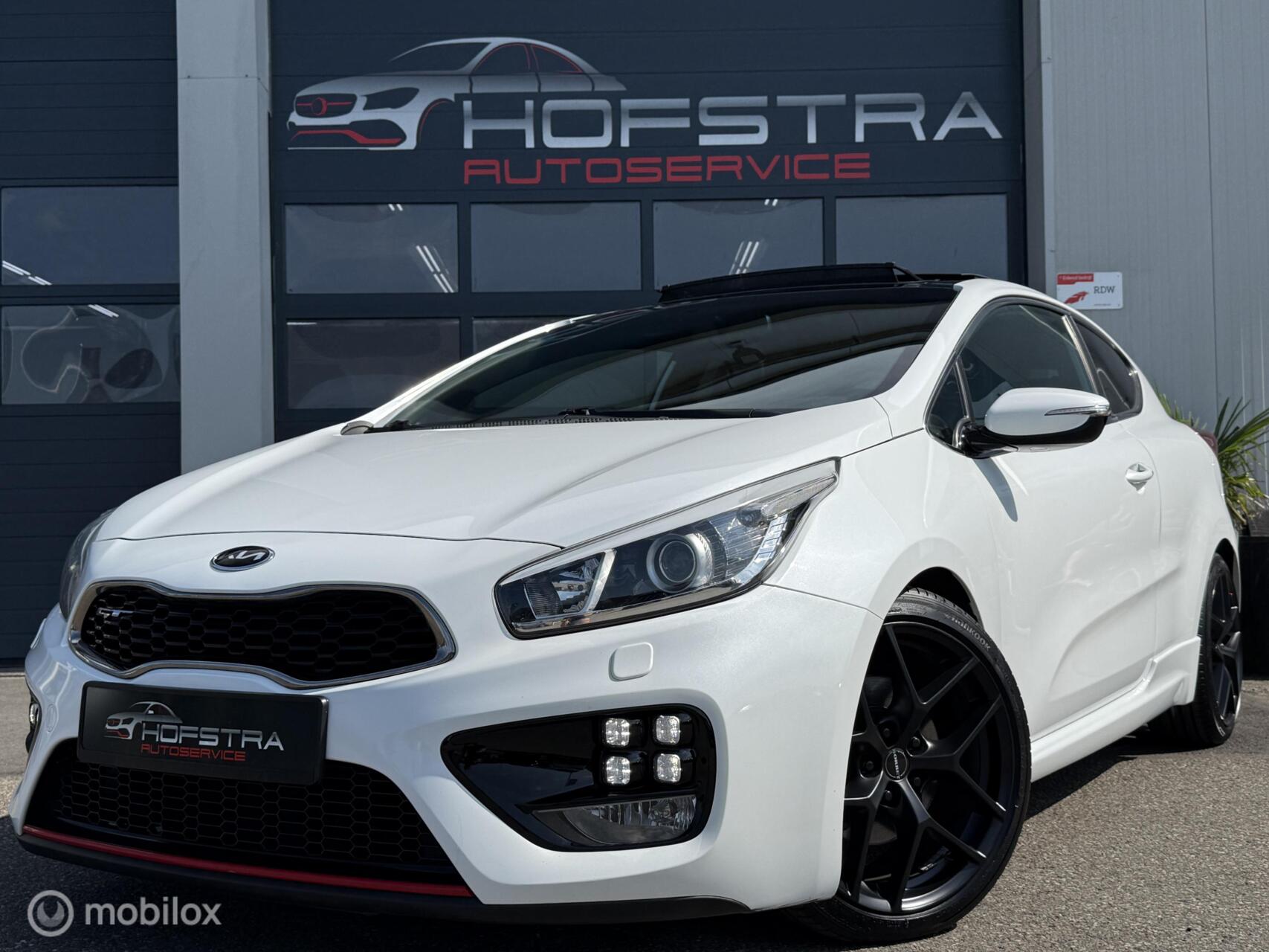 Kia Cee D 1.6 GT Pano Clima Camera Xenon 204pk Uniek! 2014 - voorkant