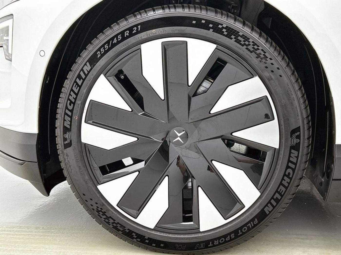 Foto van Polestar 4