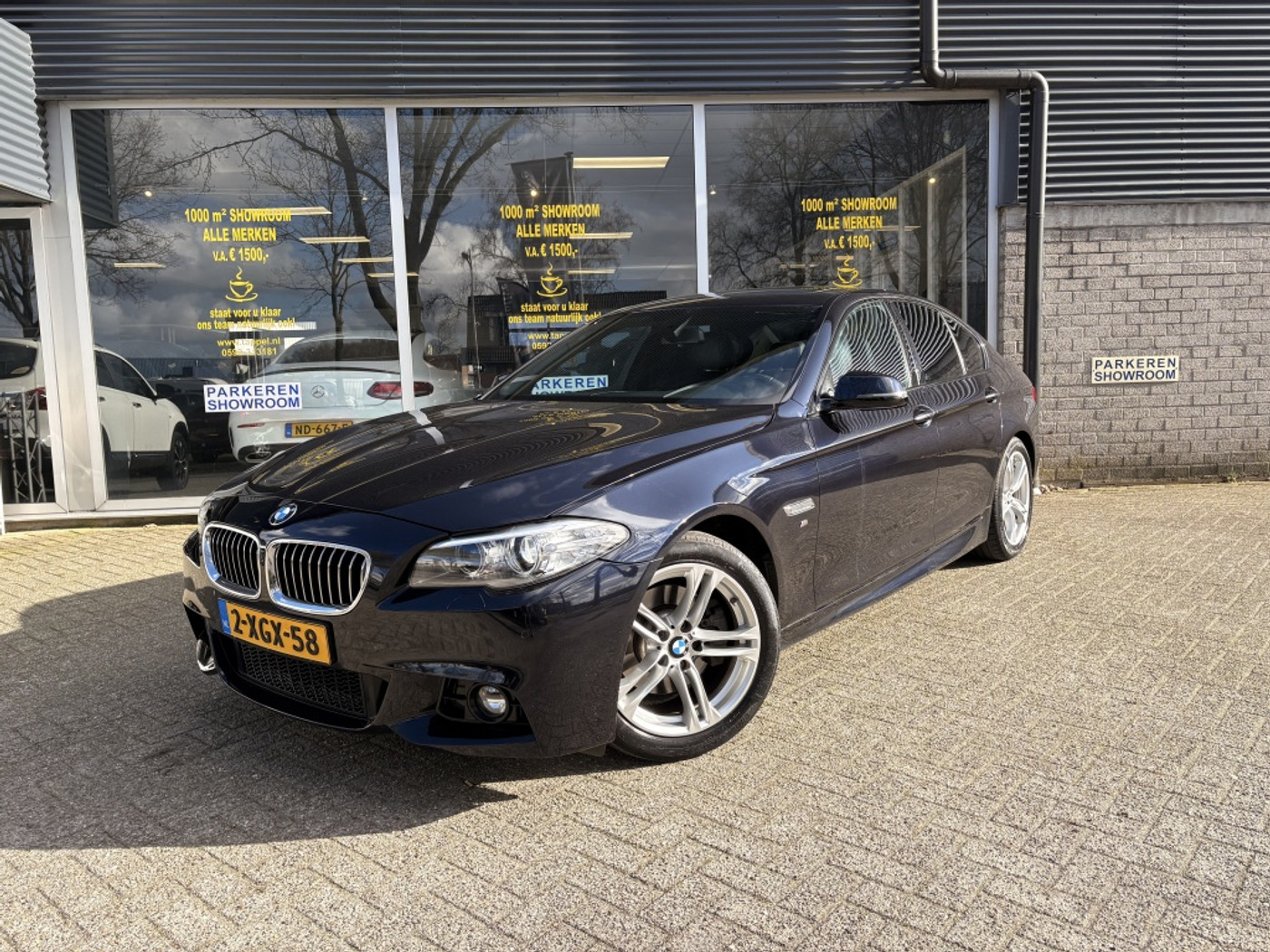BMW 520i 520i Executive 184 PK/Automaat/Trekhaak/M Pakket/Pano/LED/NAP 2014 - voorkant