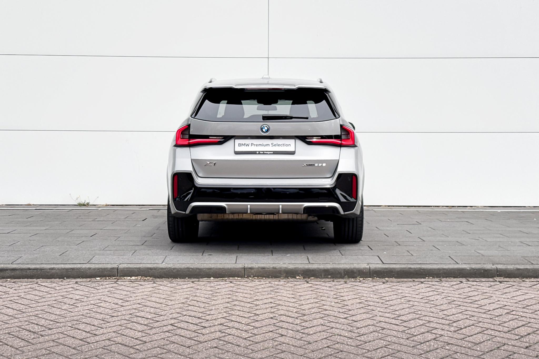 Foto van BMW X1 Xdrive25e