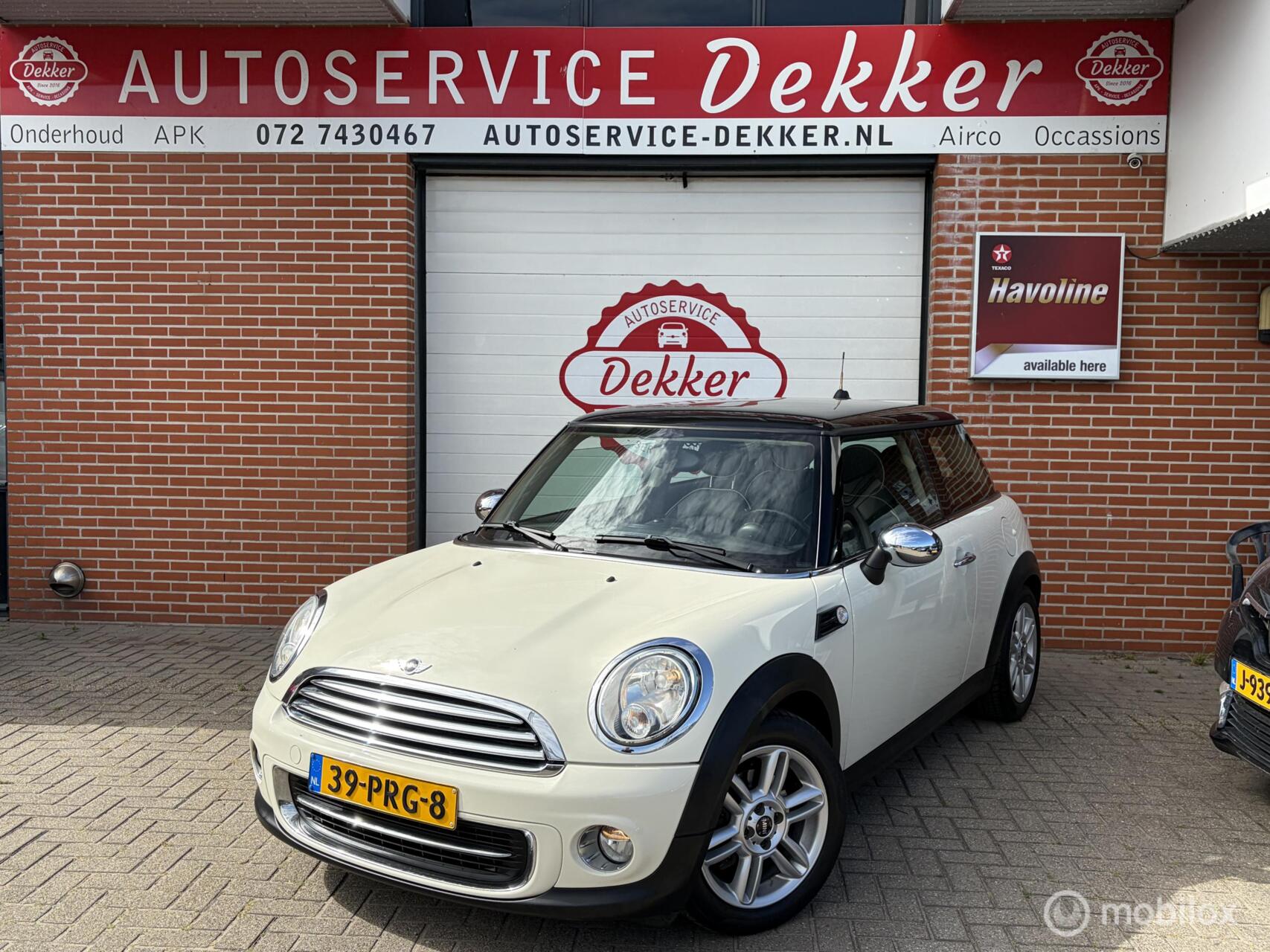 Mini Cooper 1.6 Cooper 10 Years II 2011 - voorkant