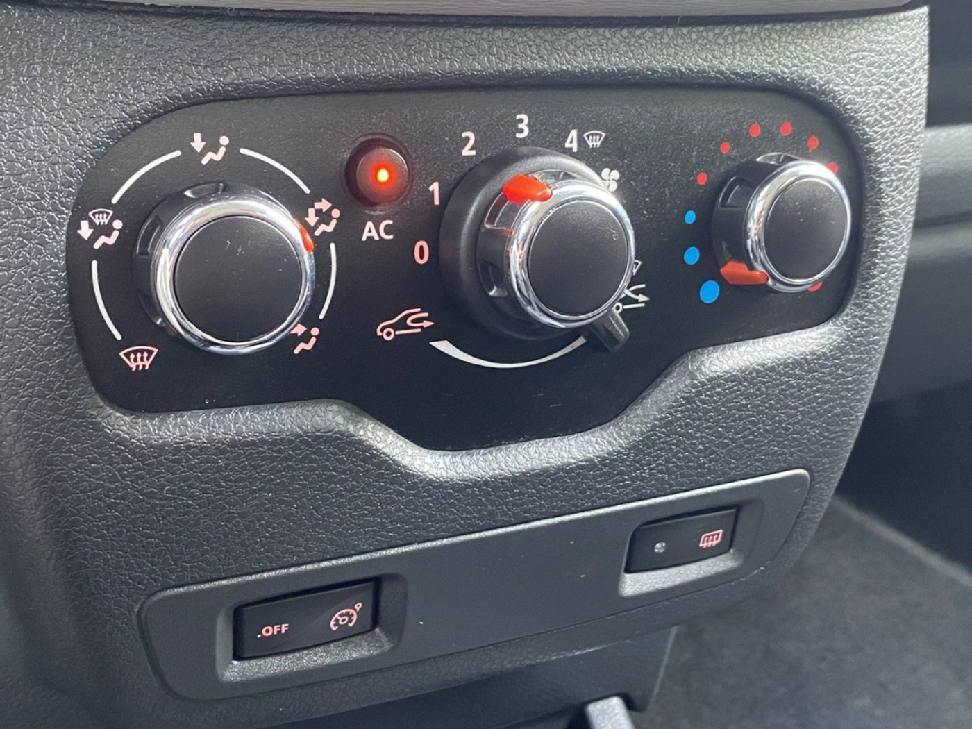Foto van Dacia Lodgy