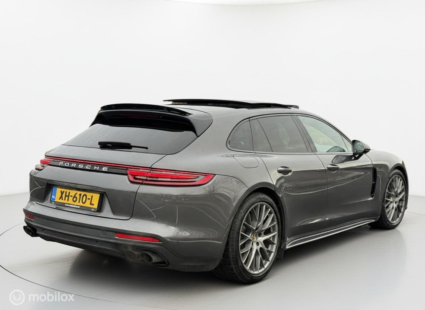 Foto van Porsche Panamera 4 E-hybrid