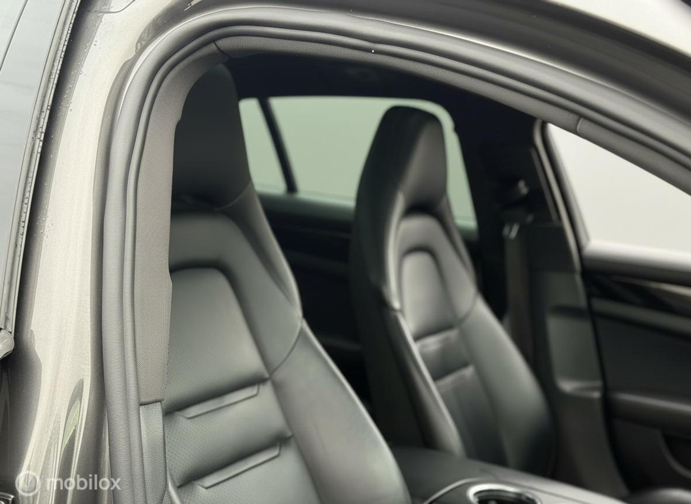 Foto van Porsche Panamera 4 E-hybrid
