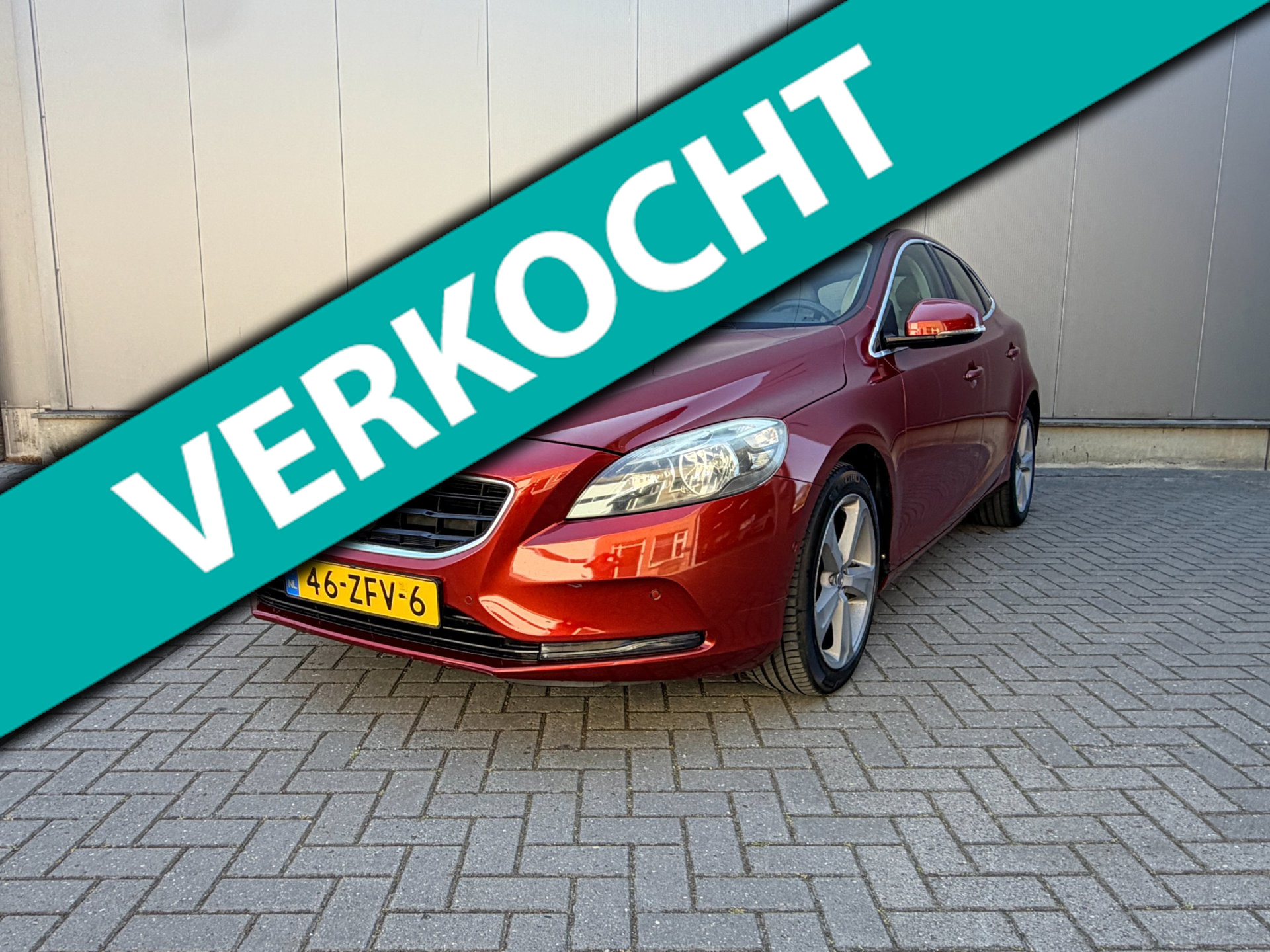 Volvo V40 1.6 T4 Momentum 2012 - voorkant
