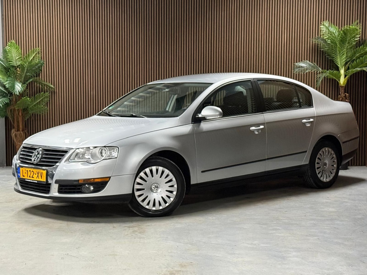 Volkswagen Passat 2.0 FSI Trendline 2005 - voorkant