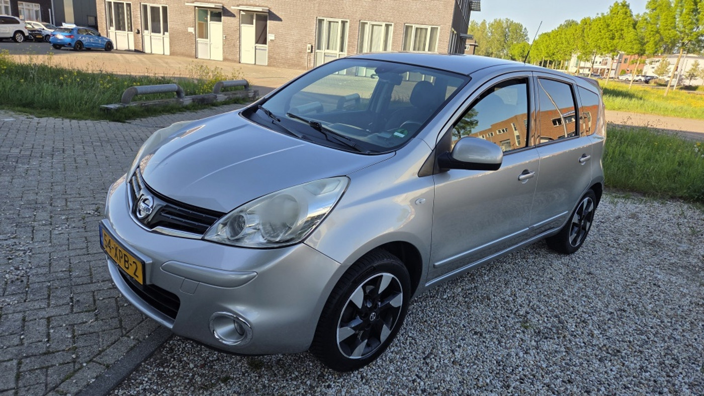 Nissan Nissan Note 1.6 Connect Edition 2012 - voorkant