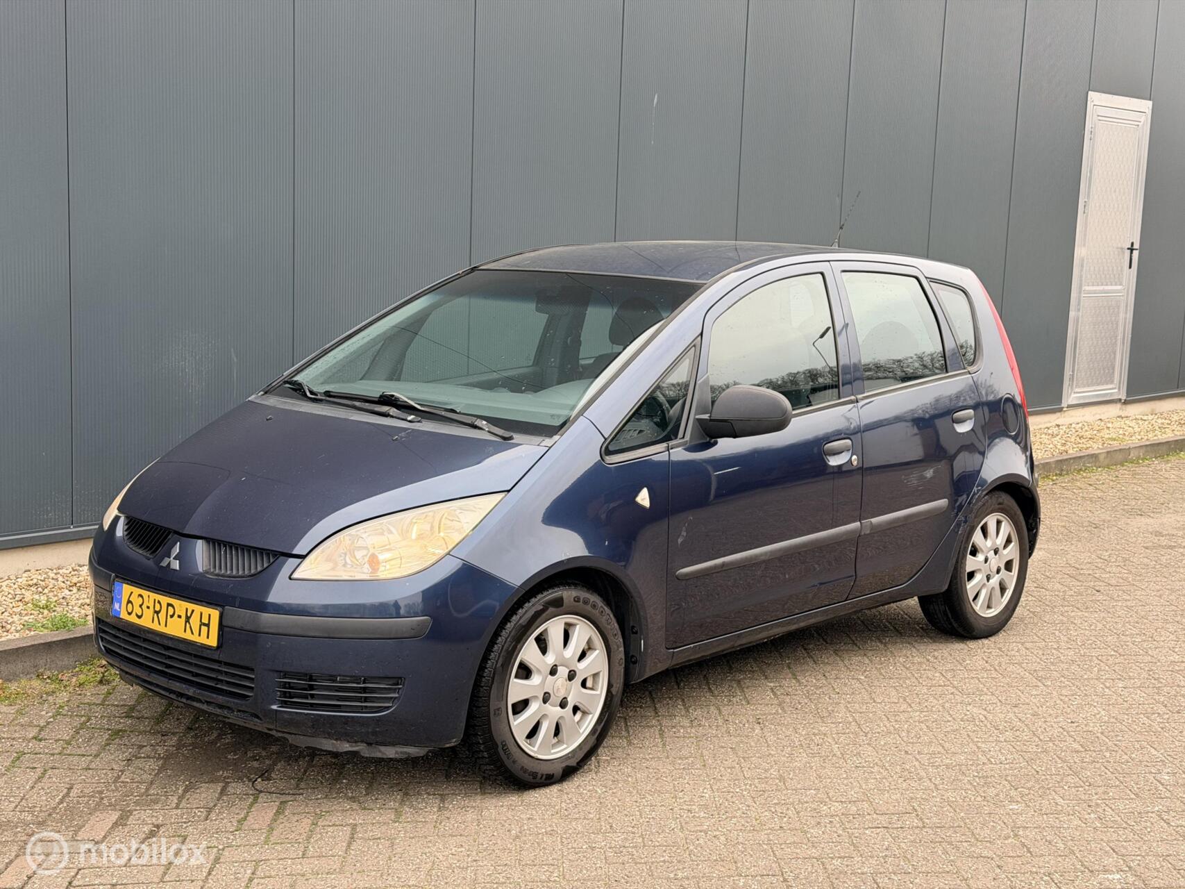 Mitsubishi Mitsubishi Colt 1.5 Instyle NAP/AIRCO/APK 2005 - voorkant