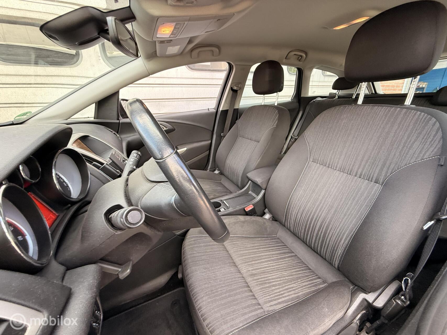Foto van Opel Astra Sports Tourer