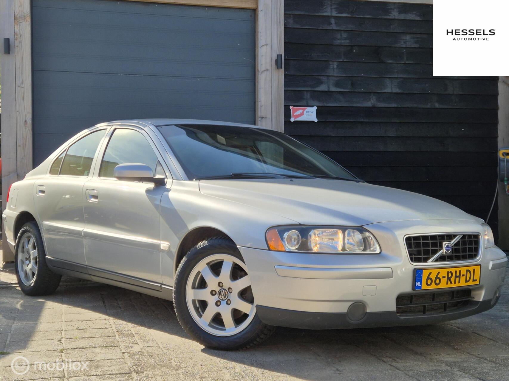 Volvo S60 2.4 Kinetic Automaat NW distributieriem 2005 - voorkant