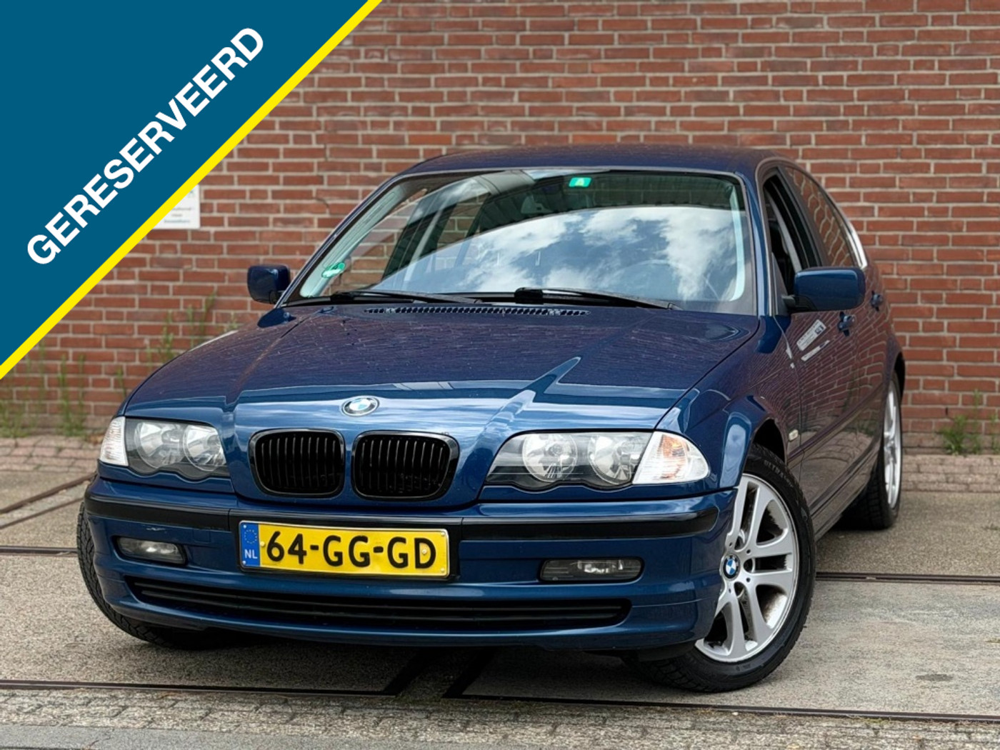 BMW 3er Reihe 320i Executive |CarPlay |Clima |CruiseC |NAP 2000 - voorkant