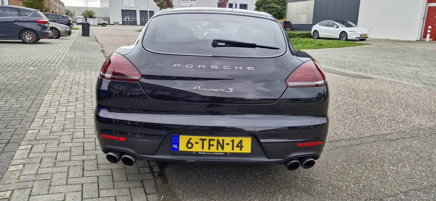 Foto van Porsche Panamera S E-hybrid