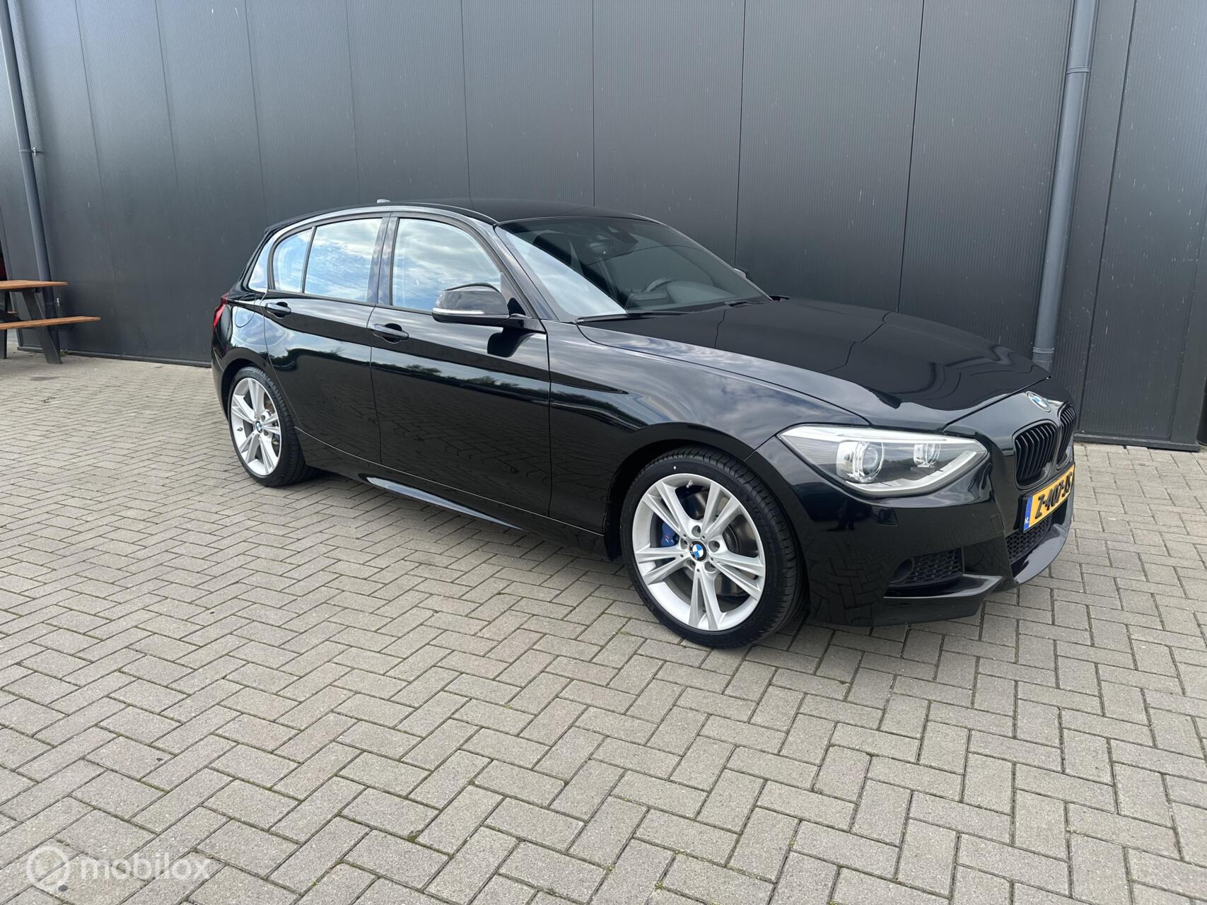BMW 125i 125i 218PK! M sportpakket M sportremmen 2013 - voorkant