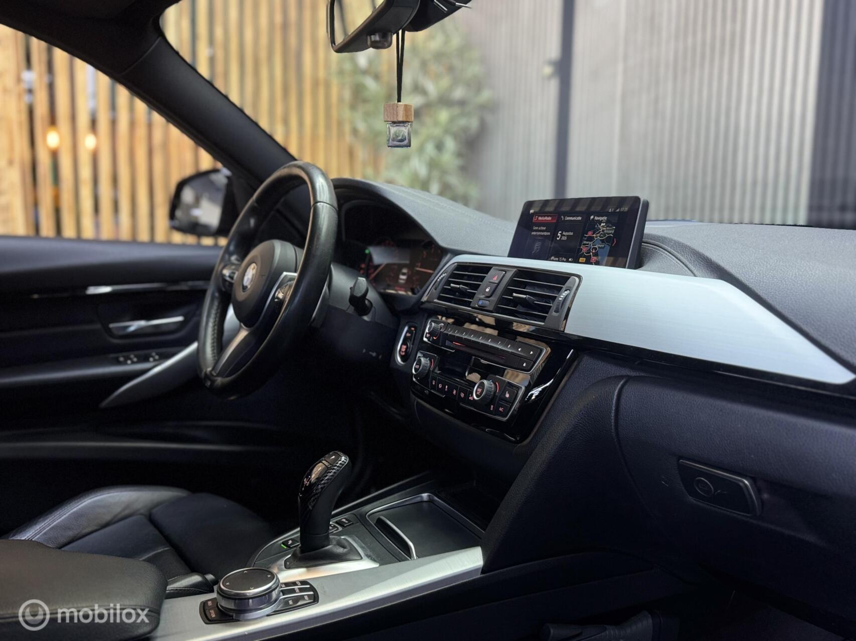 Foto van BMW 320i