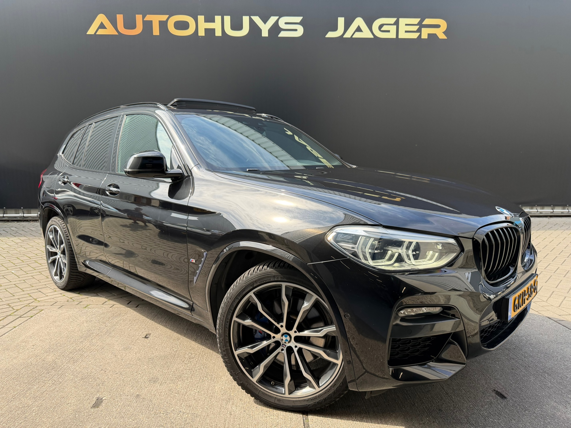 Foto van BMW X3 Xdrive30e