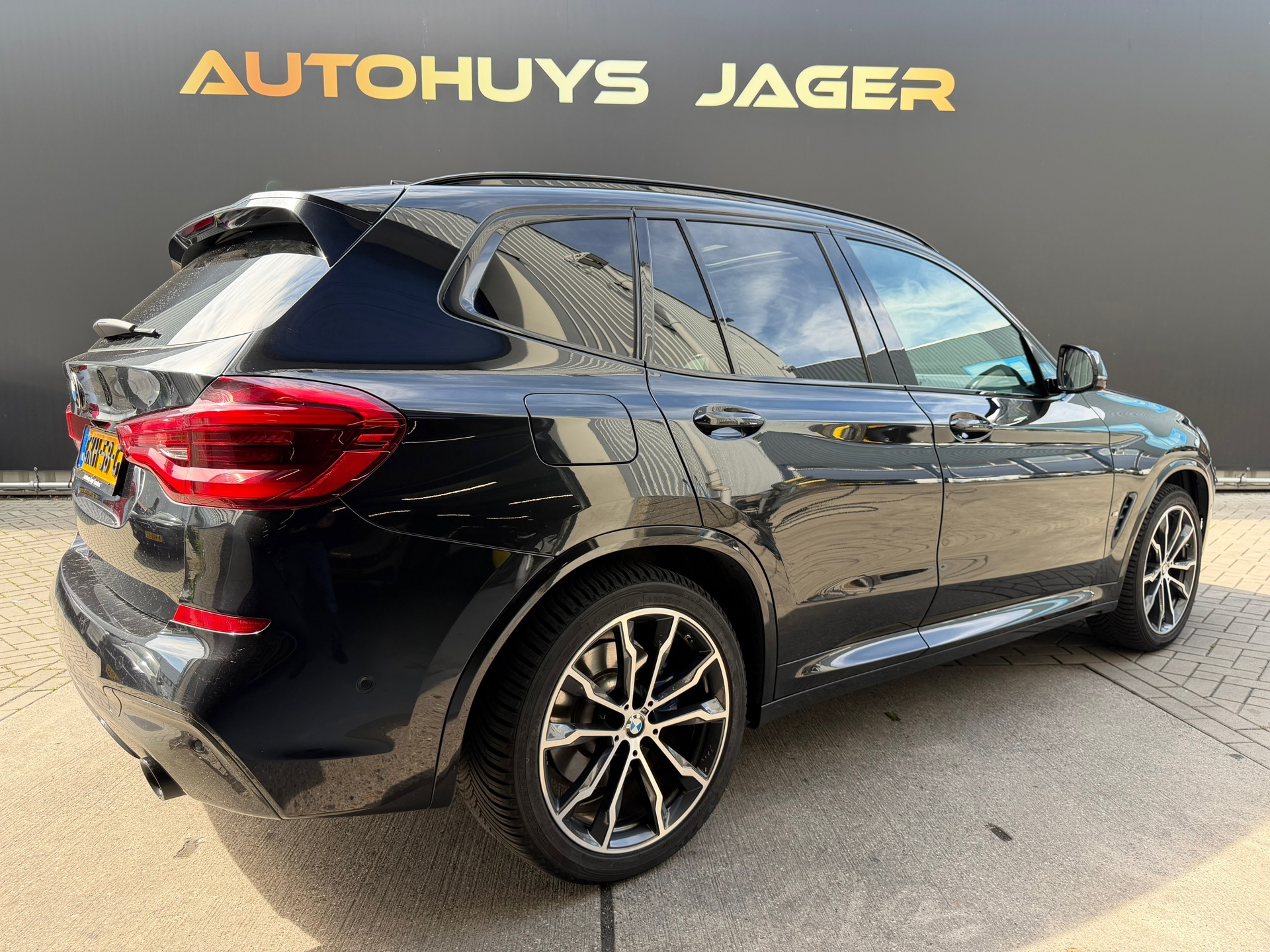 Foto van BMW X3 Xdrive30e