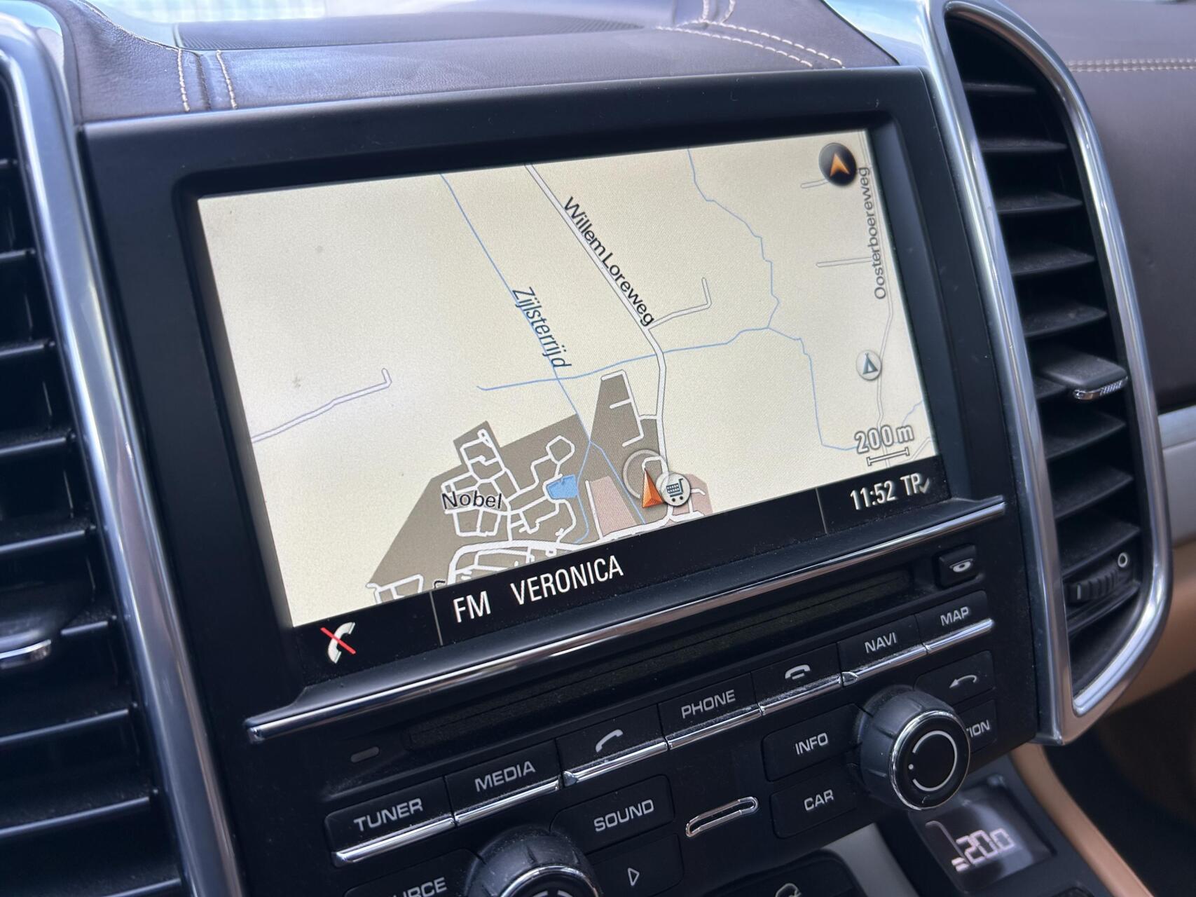 Foto van Porsche Cayenne S E-hybrid