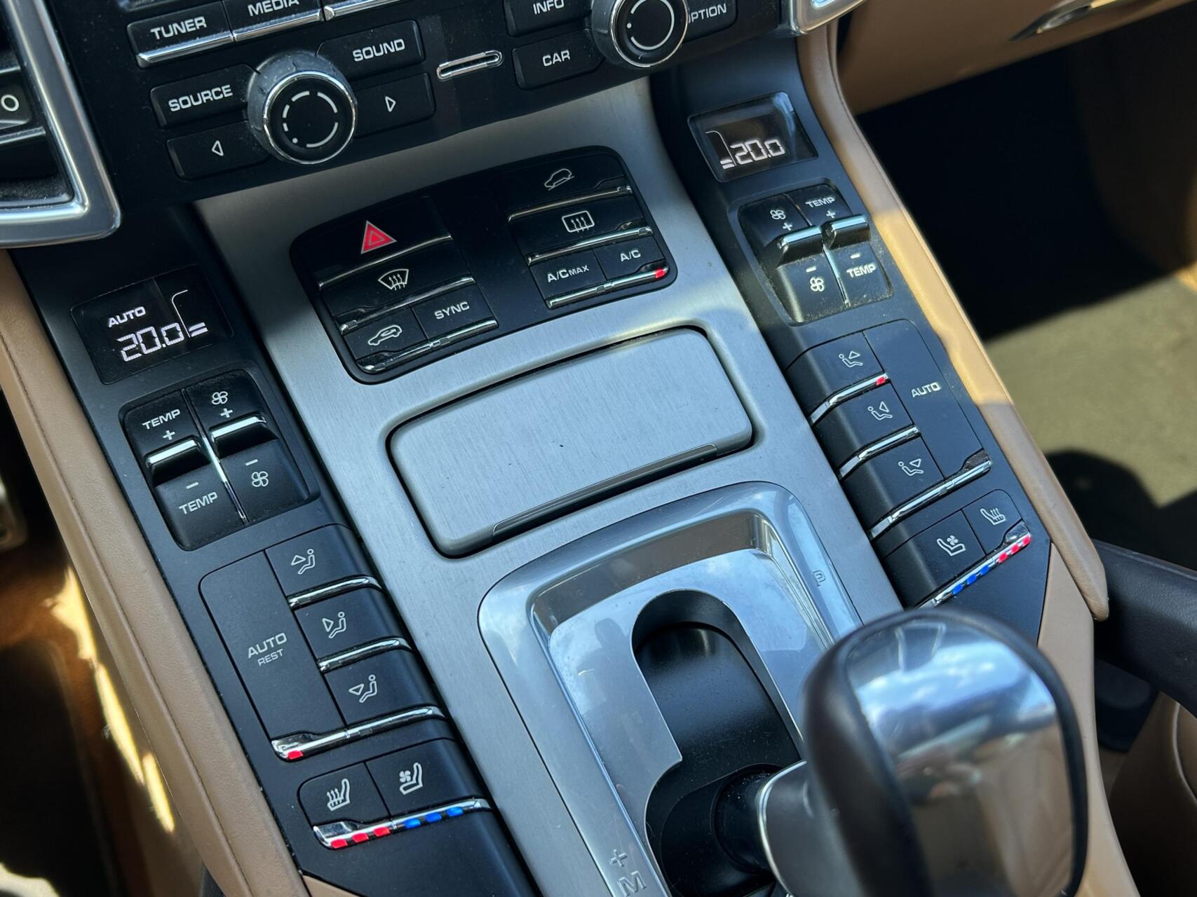 Foto van Porsche Cayenne S E-hybrid