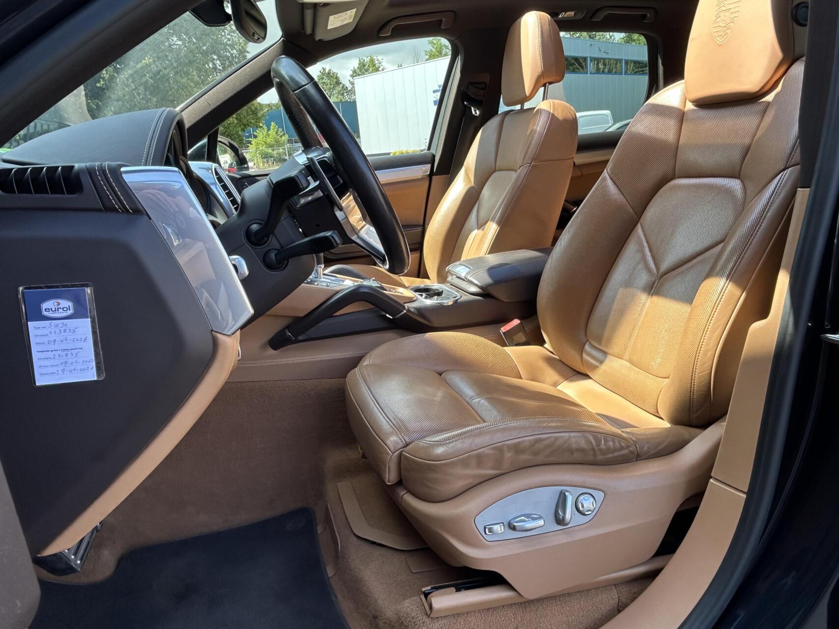 Foto van Porsche Cayenne S E-hybrid
