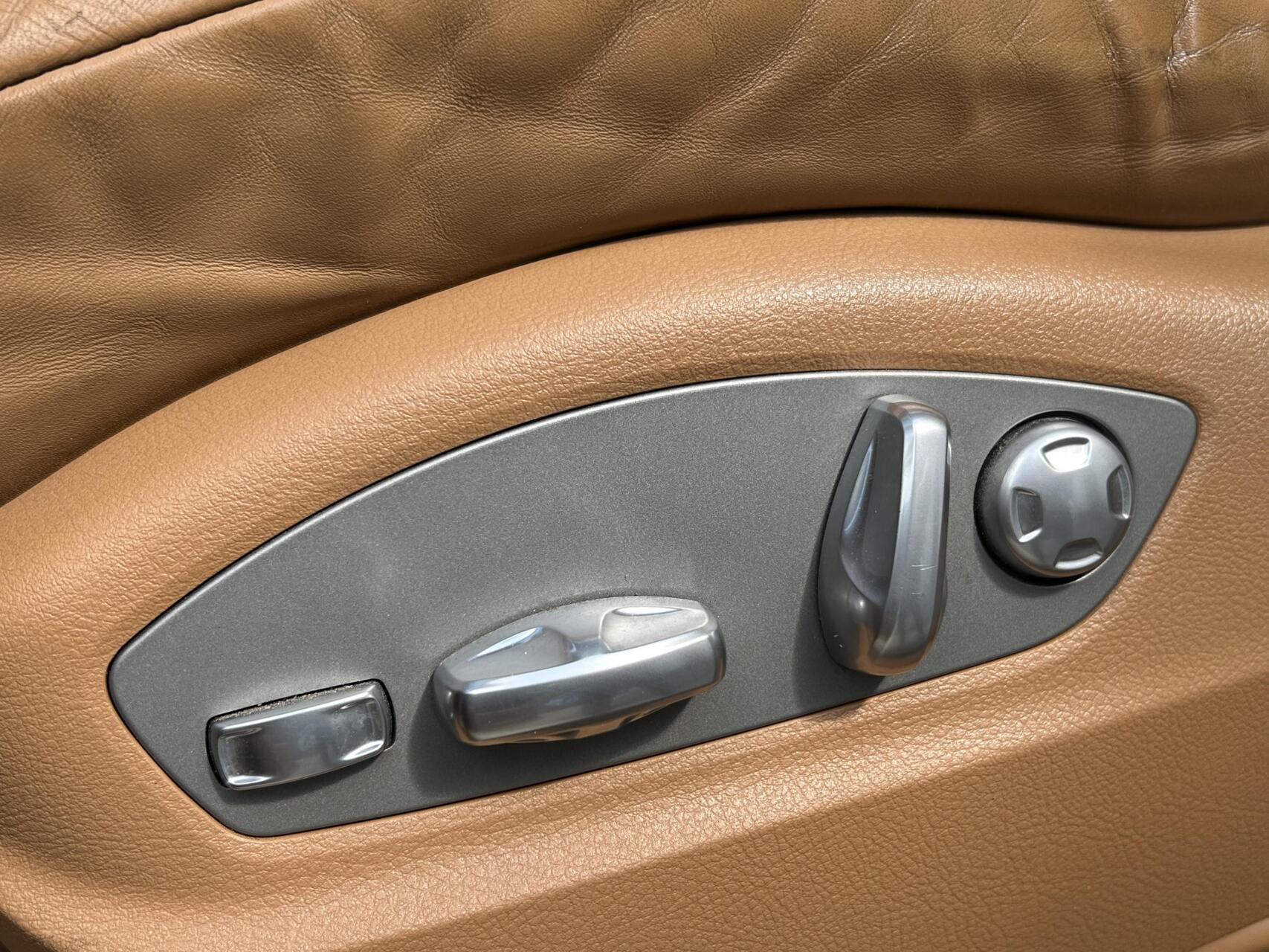 Foto van Porsche Cayenne S E-hybrid