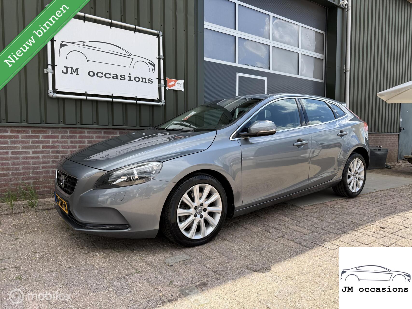 Volvo V40 2.0 T5 Momentum 2015 - voorkant