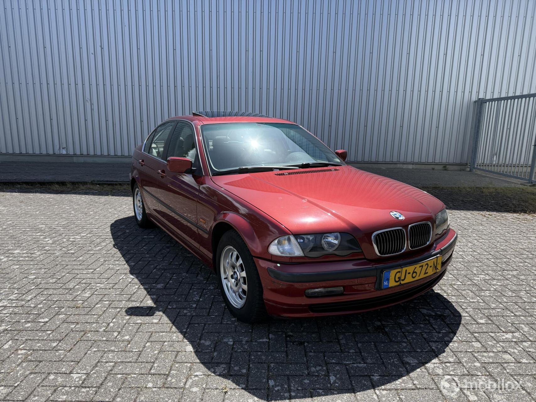 BMW 3er Reihe 323i Executive, automaat 1998 - voorkant