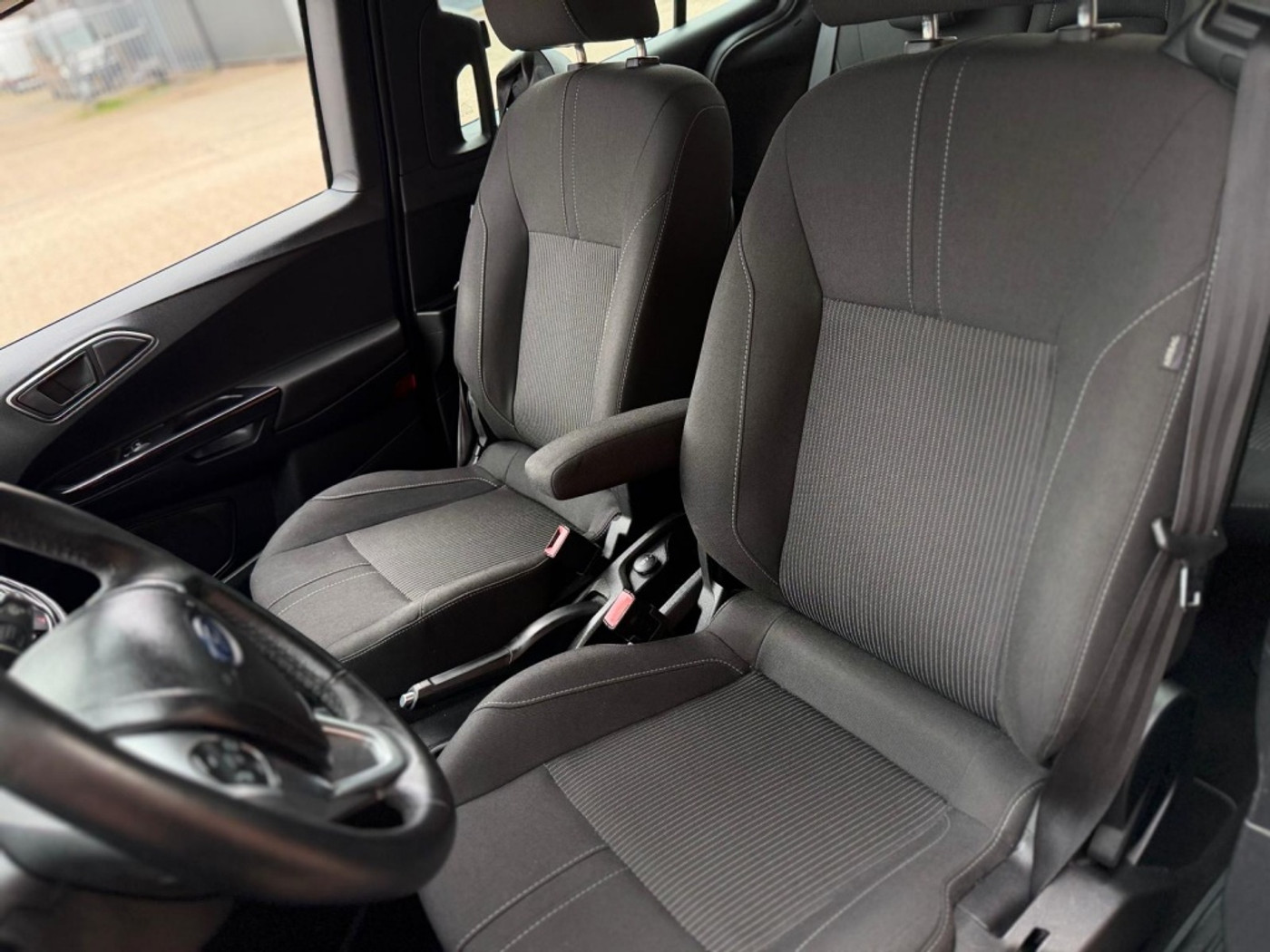 Foto van Ford B-max