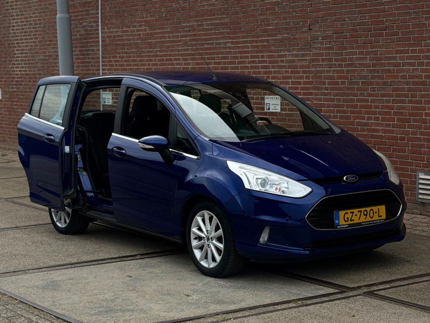 Foto van Ford B-max