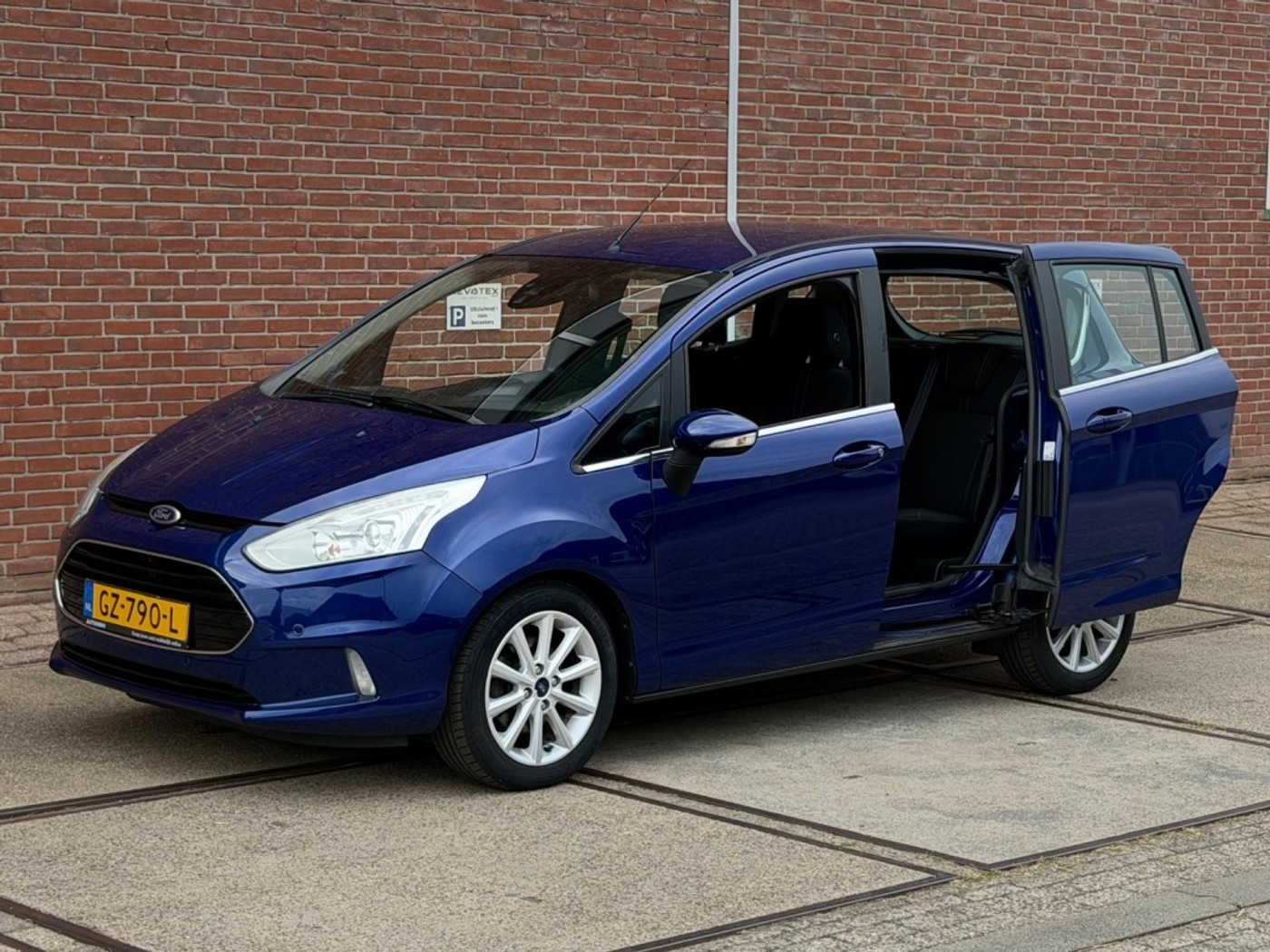 Foto van Ford B-max