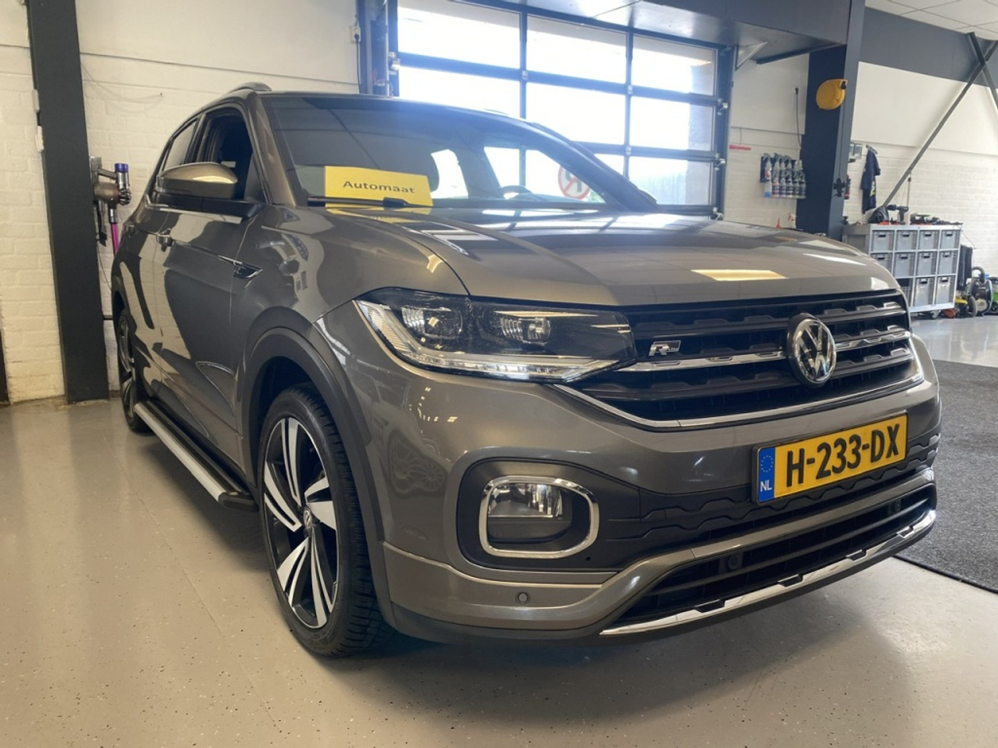 Volkswagen T-cross 1.0 TSI Style R Line mooie auto. 2020 - voorkant