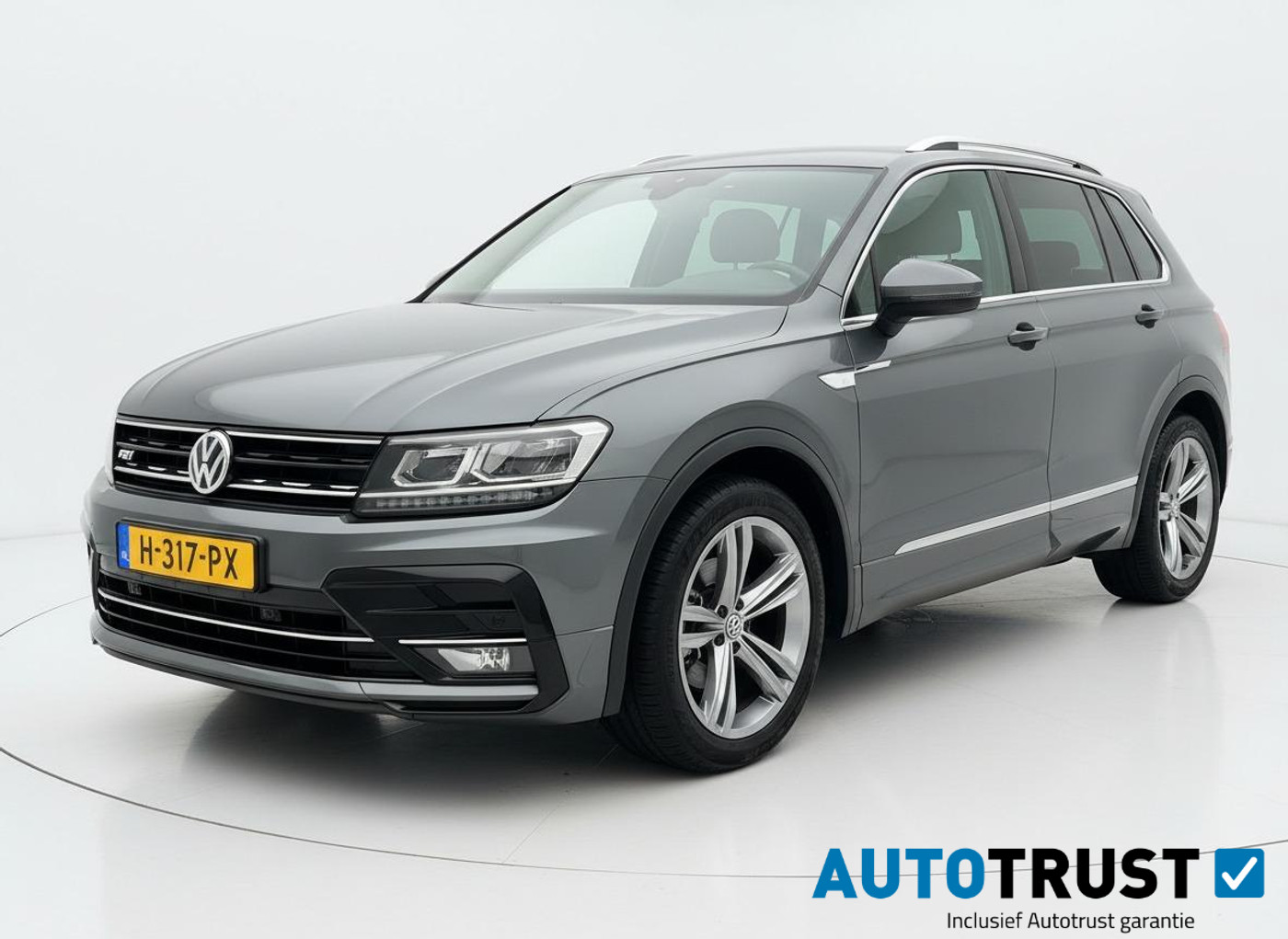 Volkswagen Tiguan 1.5 TSI R-LINE ADAPTIVE CRUISE DIGIDASH NAV 2020 - voorkant