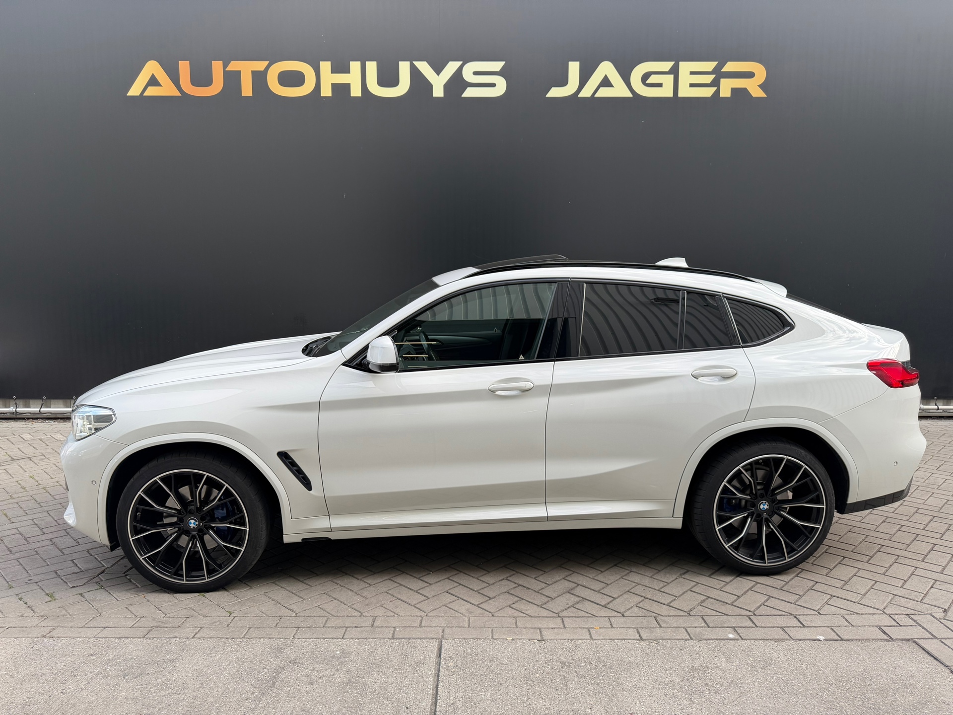 Foto van BMW X4 Xdrive30i