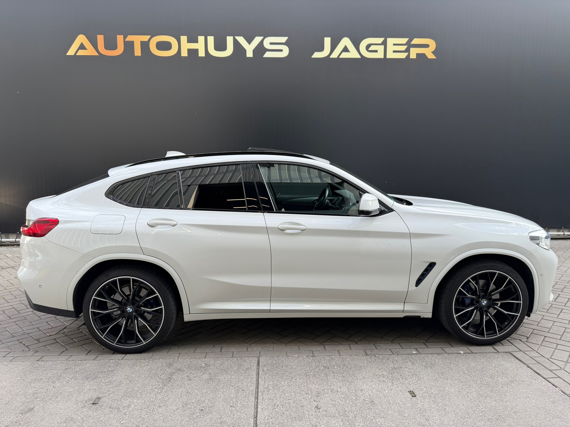 Foto van BMW X4 Xdrive30i
