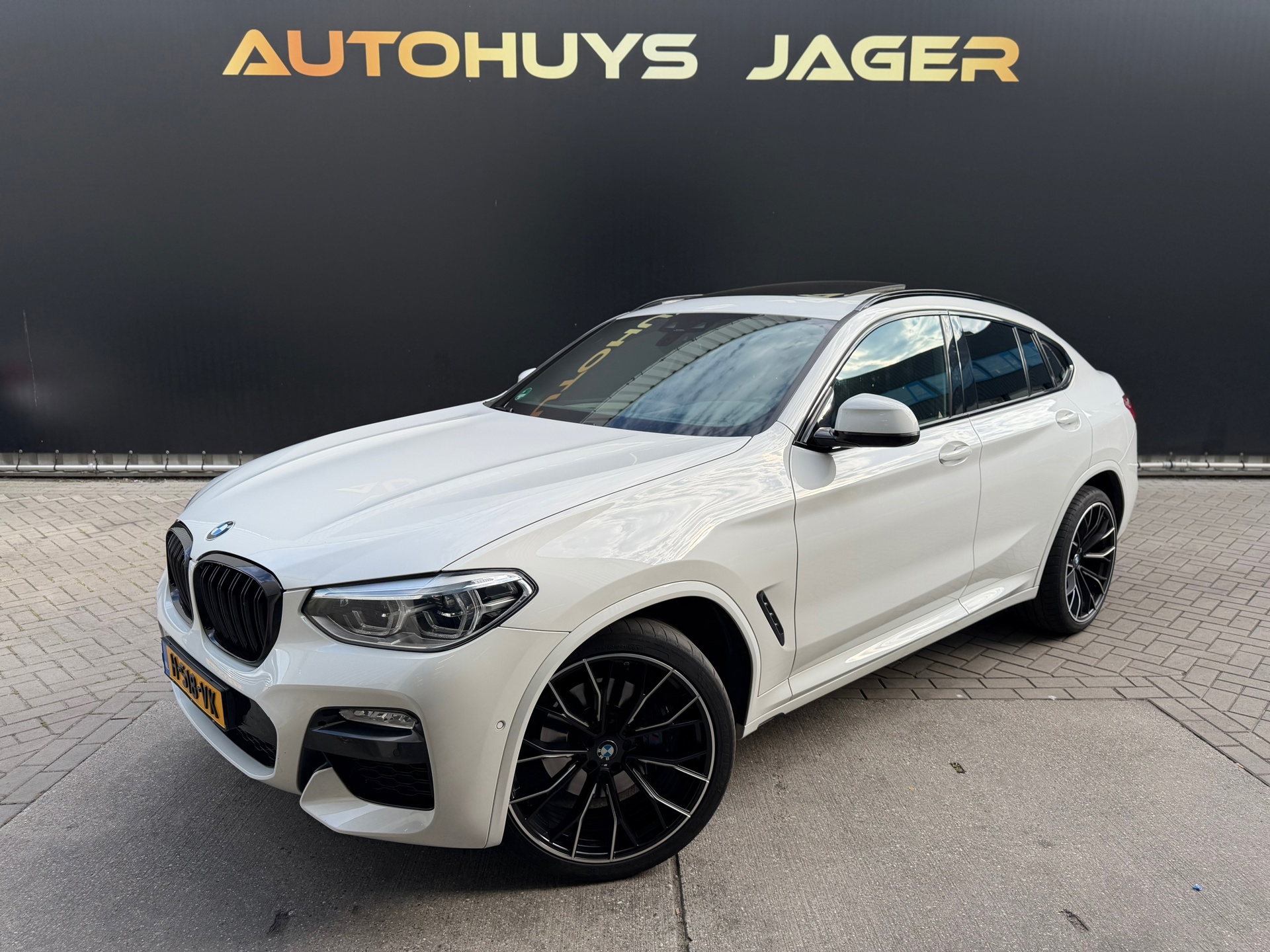 Foto van BMW X4 Xdrive30i
