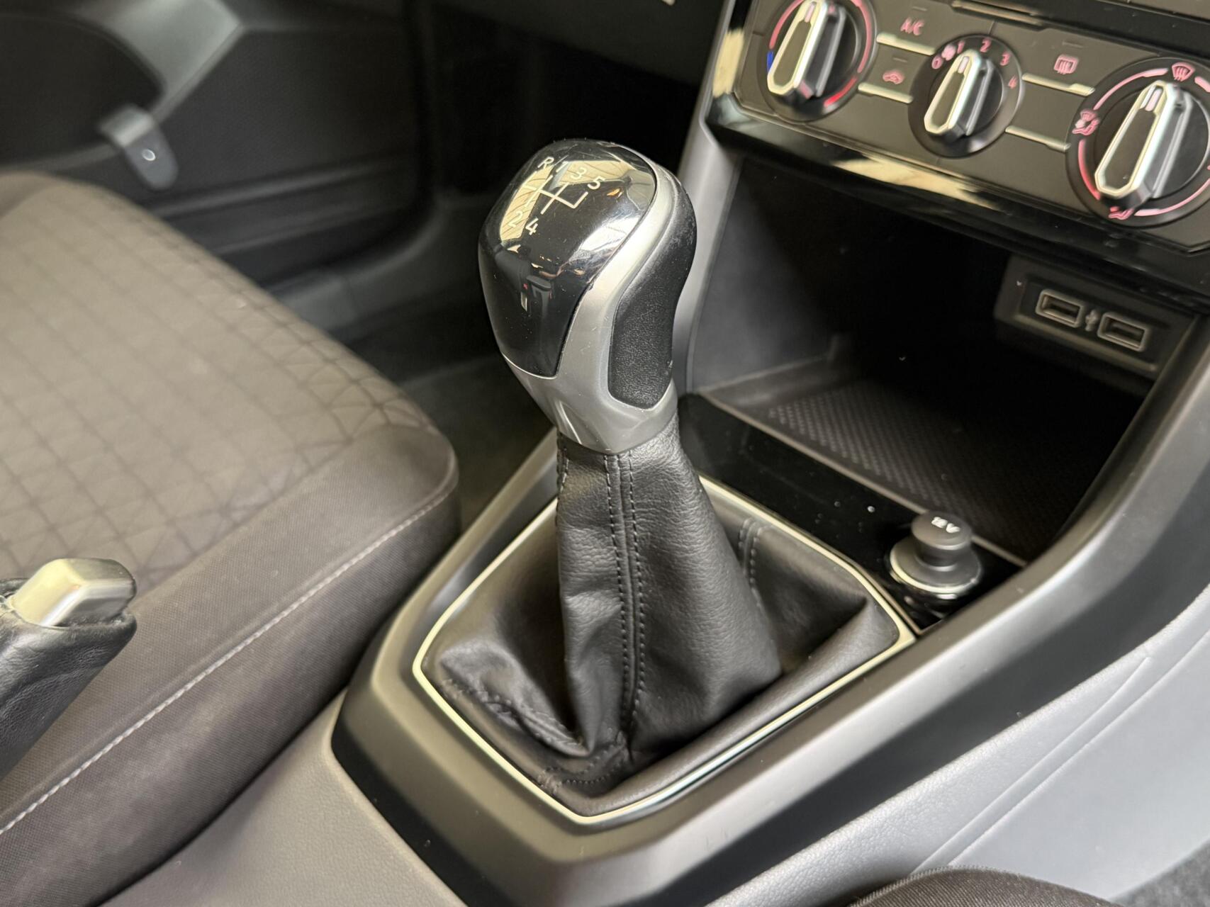 Foto van Volkswagen T-cross