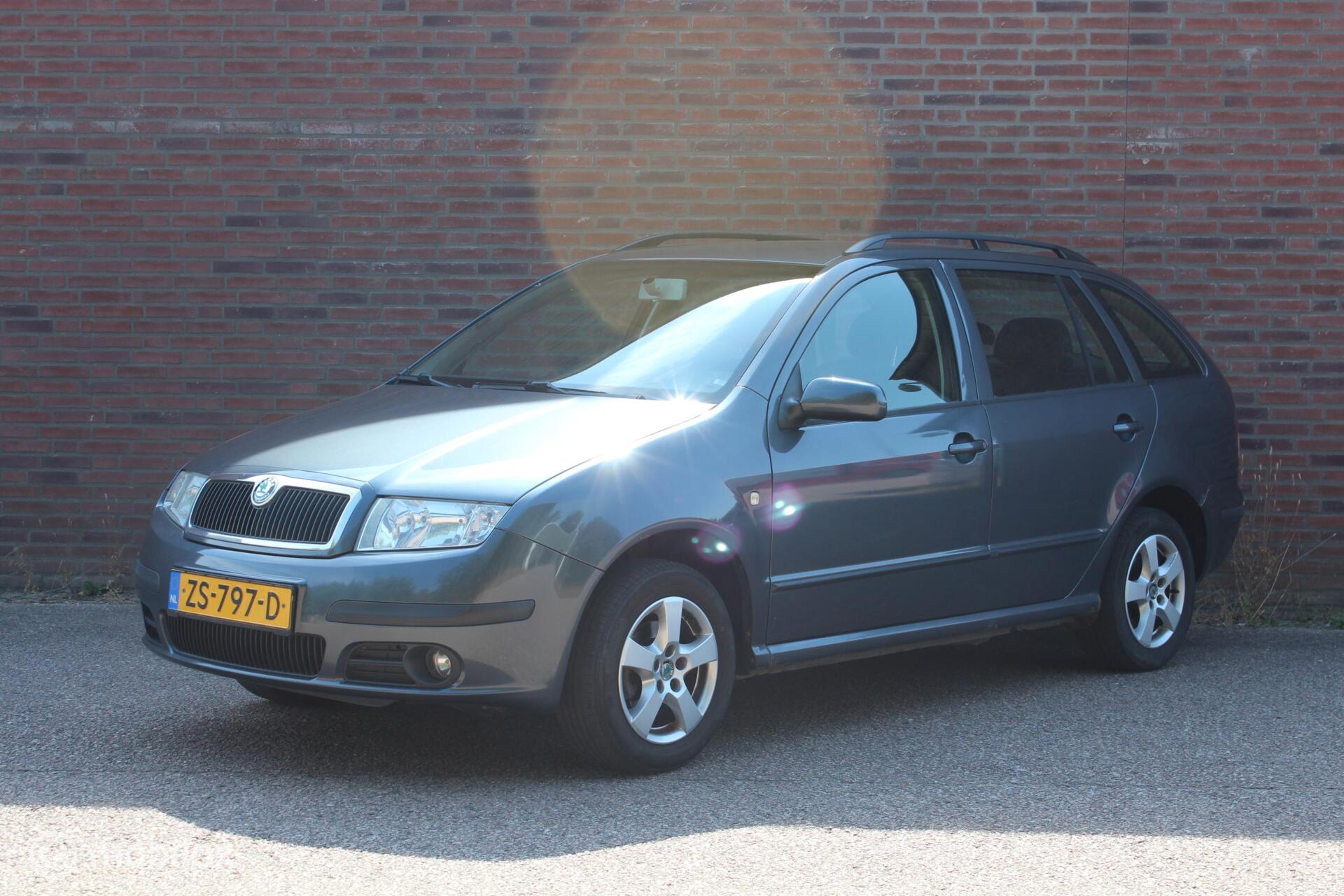 Skoda Fabia 1.4-16V Elegance+ | Koopje | Geen apk! 2007 - voorkant