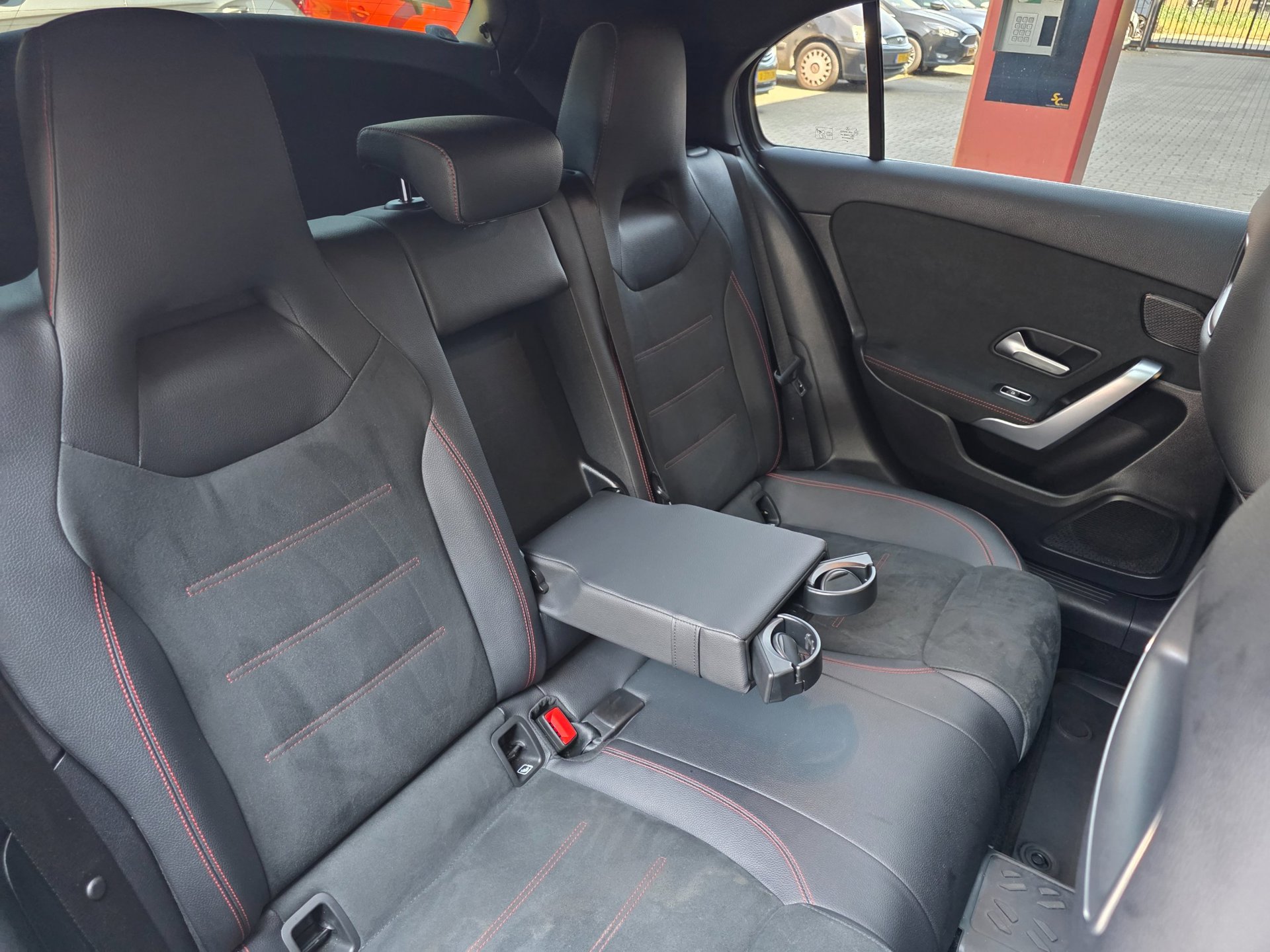 Foto van Mercedes-Benz A 180