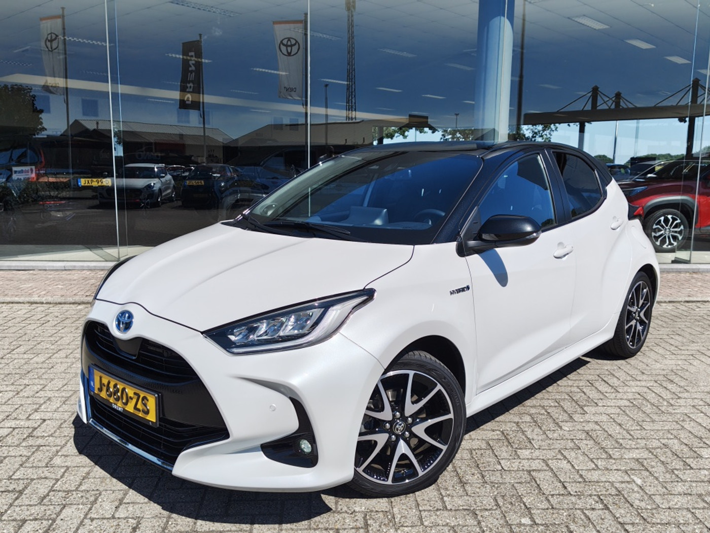 Toyota Toyota Yaris 1.5 Hybrid Executive | HUD | JBL | Navi | Sensoren v/a | Blind Spot |Stoelverwarming | 2020 - voorkant
