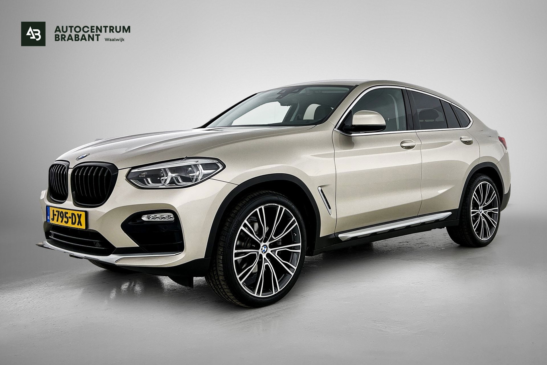 BMW X4 Xdrive20i XDrive20i High Executive (Dealer Onderh, Navi, Head-up, Parkeersensoren V+A,, StoelV, Climate Control, Cruise Control, Etc) 2019 - voorkant