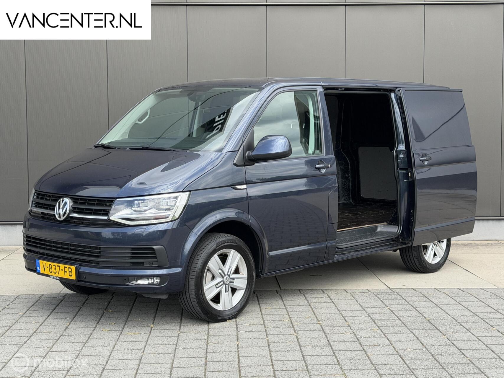 Volkswagen Transporter 2.0 TDI 204PK DSG L1 Automaat Carplay 2017 - voorkant
