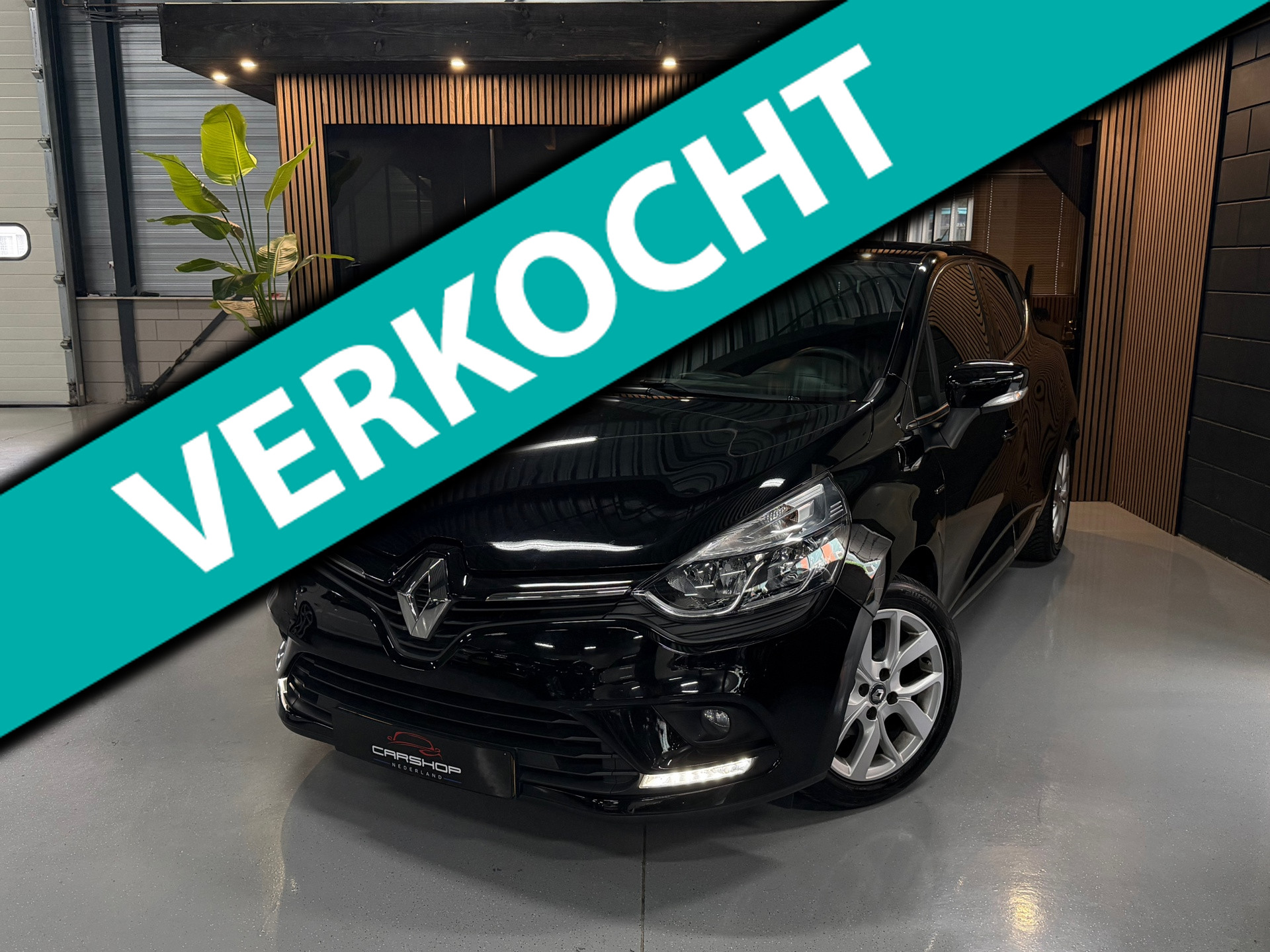 Renault Clio 0.9 TCe LIMITED! NAP/NAVI/PDC/KETTINGNIEUW 2018 - voorkant