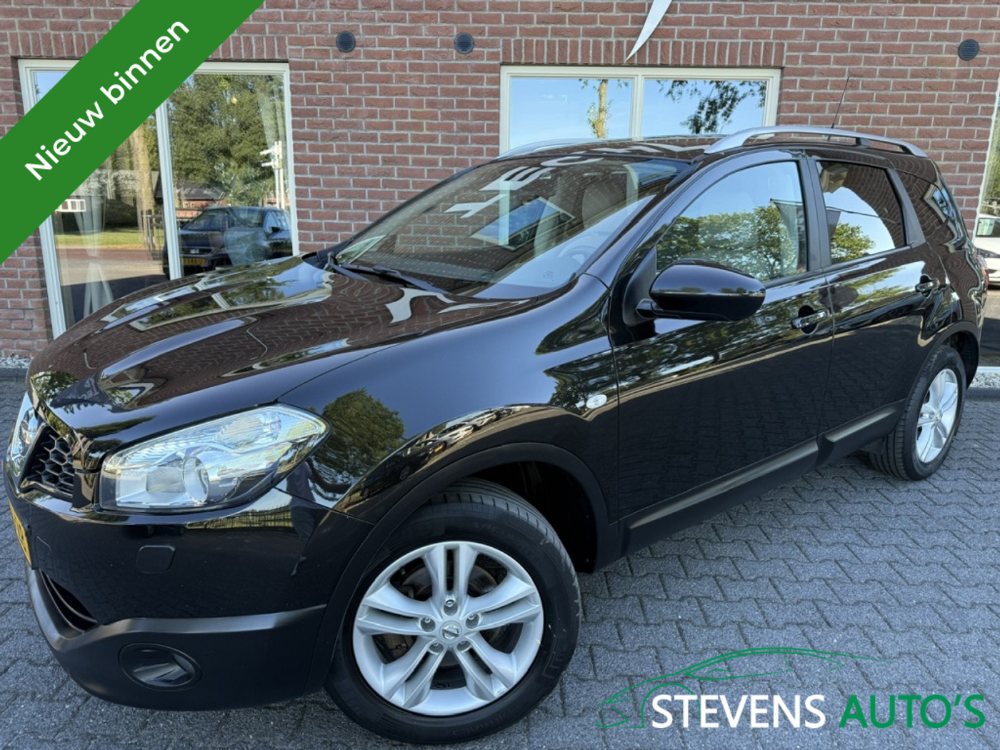 Nissan Nissan Qashqai+2 2.0 Tekna 7-PERSOONS / AFN.TREKHAAK / PANO/ CAMERA / NAVI / CLIMA / CRUISE 2010 - voorkant