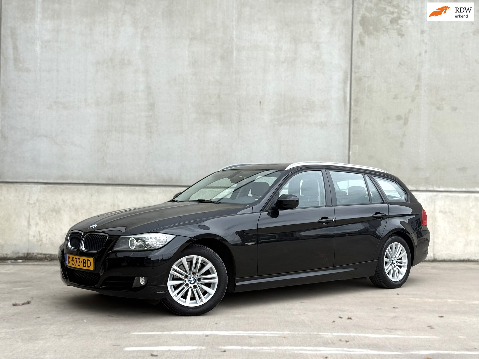 BMW 320i 320i High Executive Pano Xenon APK 170PK 2011 - voorkant