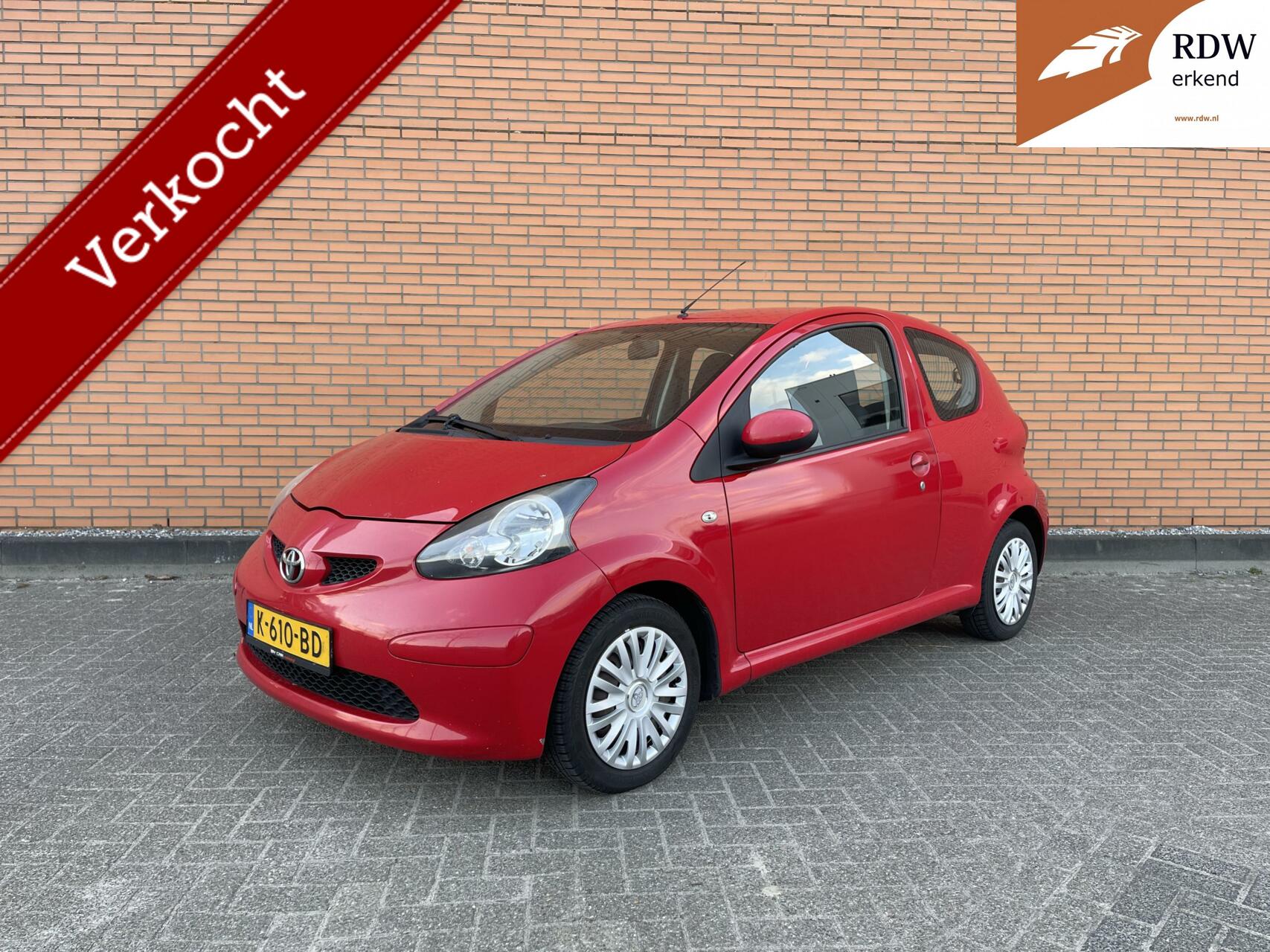 Toyota Aygo 1.0-12V 224DKM | AIRCO | ELEK-PAKKET | NIEUW APK 2007 - voorkant