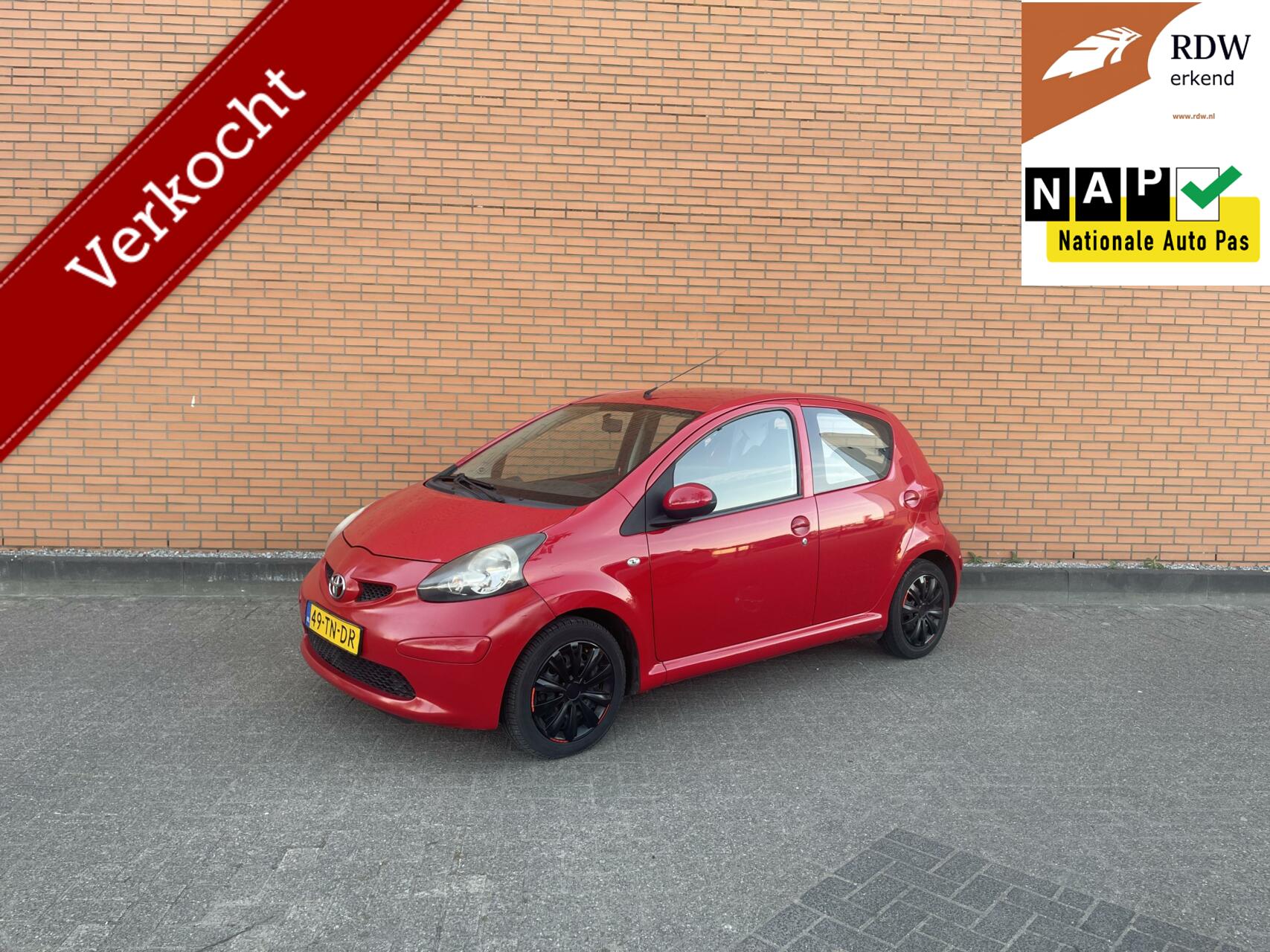 Toyota Aygo 1.0 161DKM | NAP | ELEK-PAKKET | ZUINIG | BOEK | 2006 - voorkant