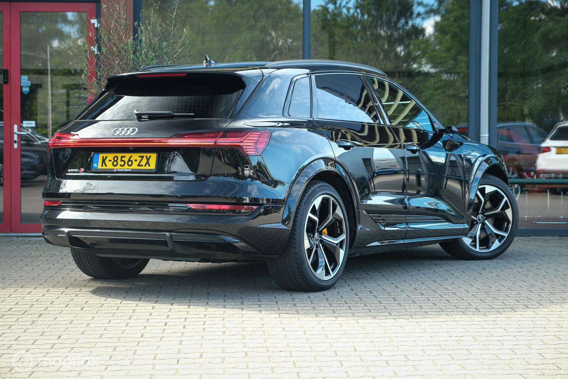 Foto van Audi E-tron S